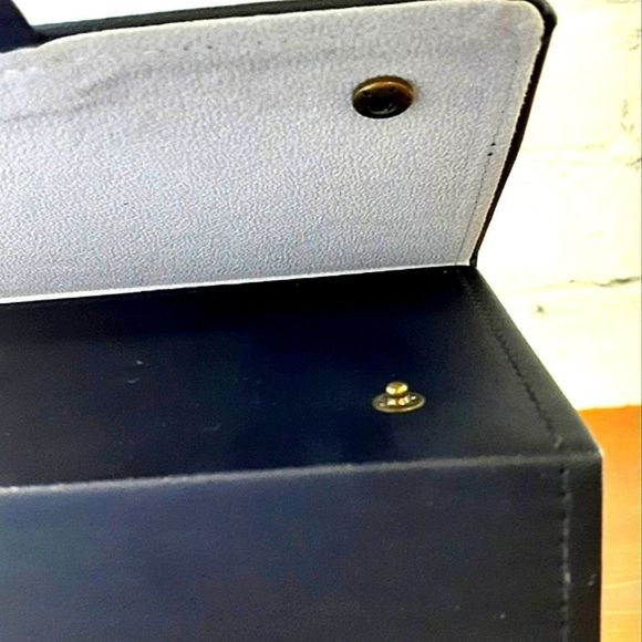 Eyeglass Storage/Travel Case HOLDS 4 PAIR, Black, Button Fastener, (CASE ONLY) - Picture 4 of 5